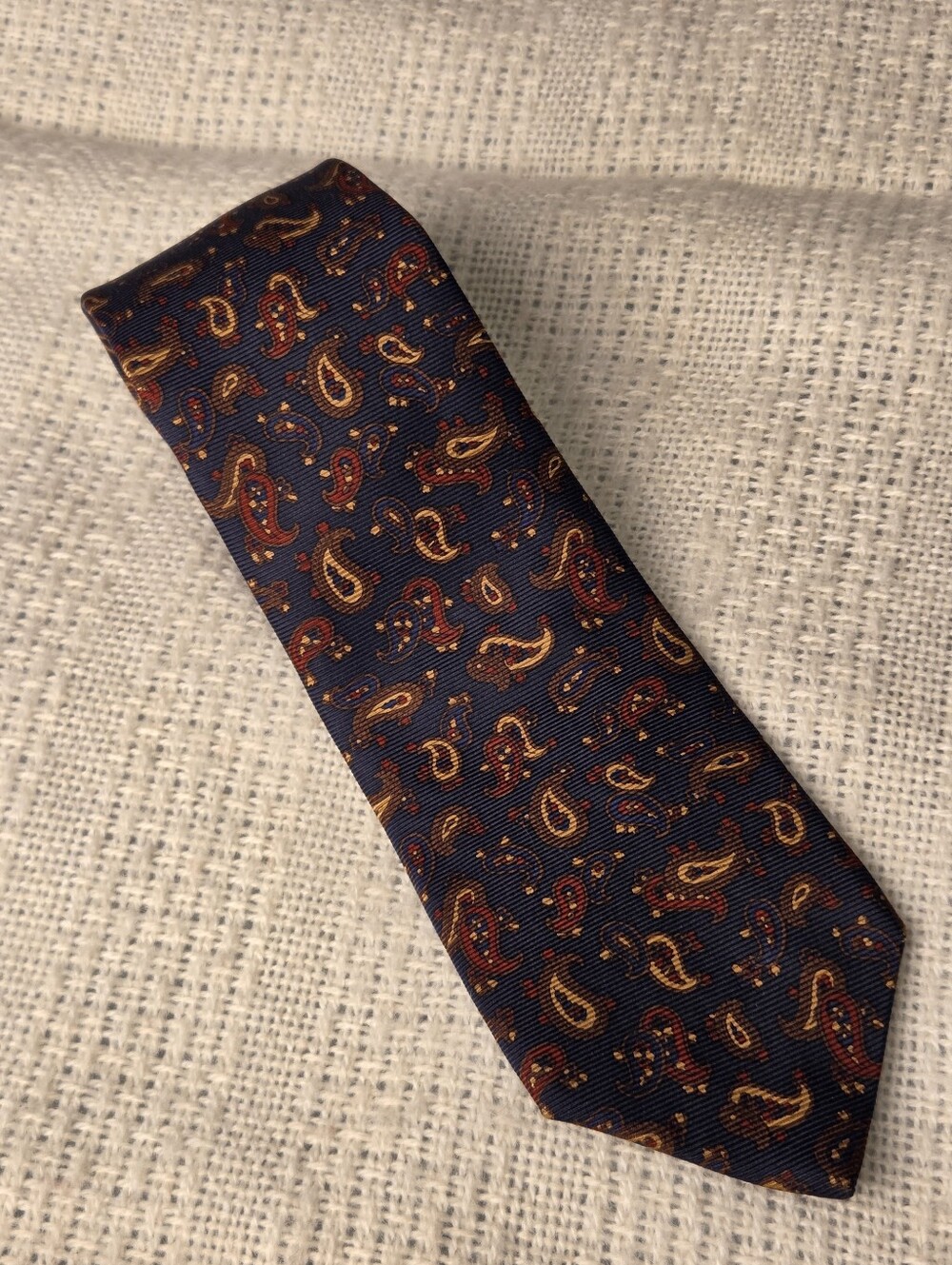 Brooks Brothers Navy Paisley Tie 100% Italian Silk Made In USA Recent Classic